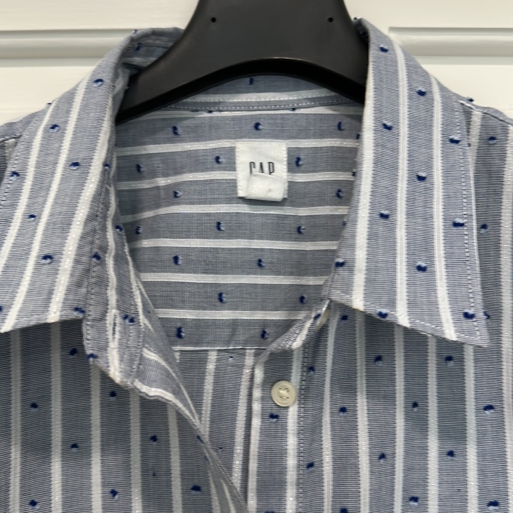 Gap Button-Down - Picture 3 of 6